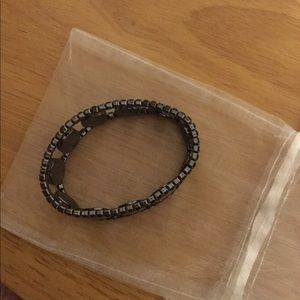 Lia Sophia Jewelry - 3/$9🔴Lia Sophia Bracelet and Earrings Set Lia Sophia Jewelry - 3/$9🔴Lia Sophia Bracelet and Earrings Set